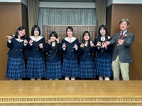 地域学習の成果を報告した飛騨高山高校ビジネス科の生徒ら