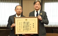 受賞報告の様子