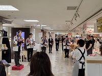「飛騨高山の観光と物産展」激励のあいさつをする市長