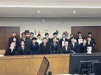 初期臨床研修医（1年次）のみなさんと記念撮影
