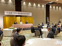 消防関係者藍綬褒章受章祝賀会であいさつする市長