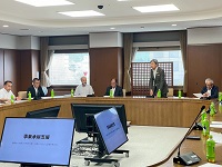高山市商工会協議会意見交換会であいさつする市長