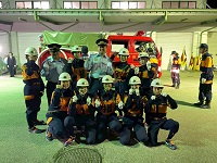 全国女性消防操法大会に出場する市消防団女性消防隊のみなさんと市長