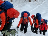 山岳救助隊訓練の様子